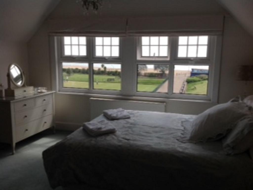บาสเซ็ตเฮาส์ Bed & Breakfast อีสต์บอร์น ภายนอก รูปภาพ