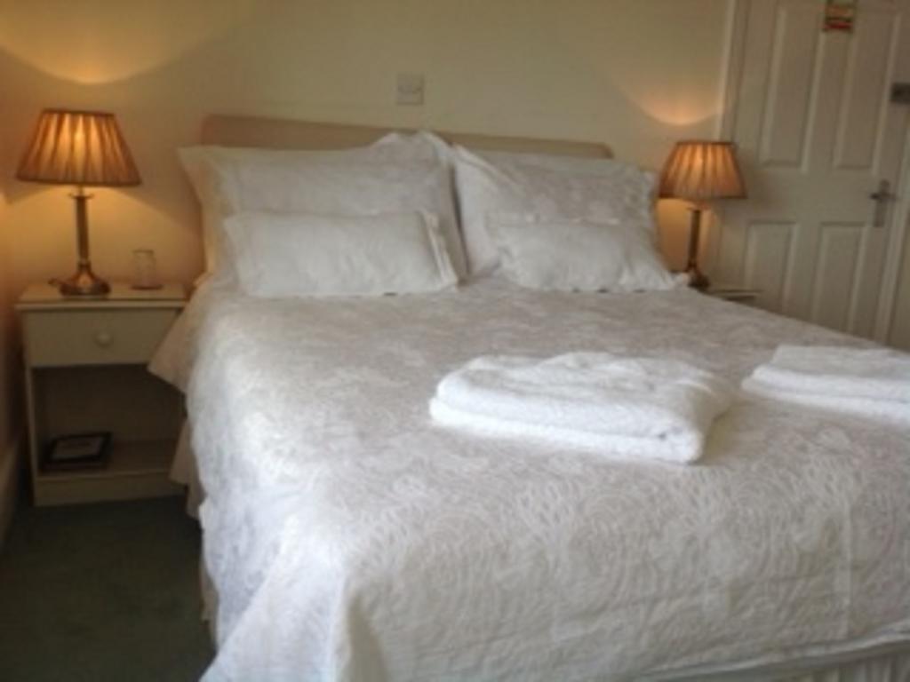 บาสเซ็ตเฮาส์ Bed & Breakfast อีสต์บอร์น ภายนอก รูปภาพ