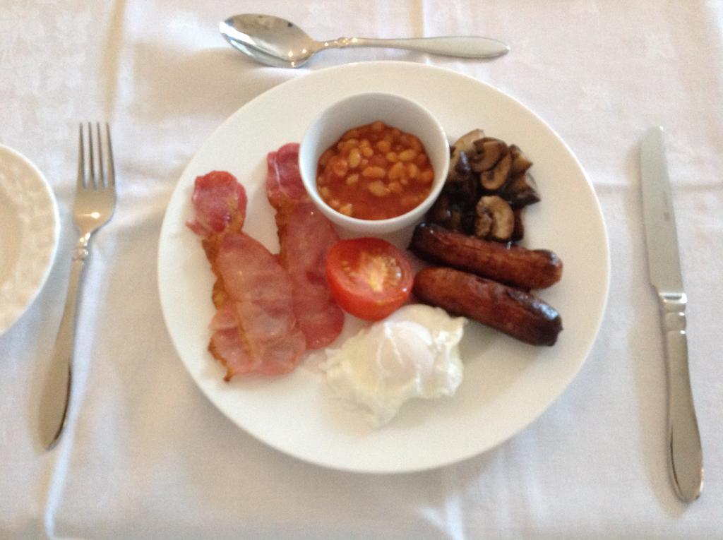 บาสเซ็ตเฮาส์ Bed & Breakfast อีสต์บอร์น ภายนอก รูปภาพ